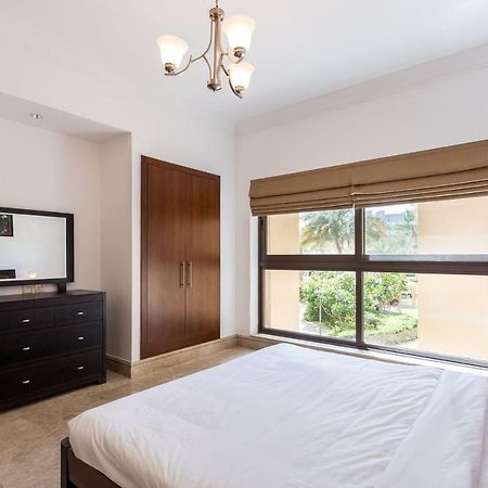 Beachfront Two Bedrooms On Palm Jumeirah By Deluxe Holiday Homes Dubai Exterior foto